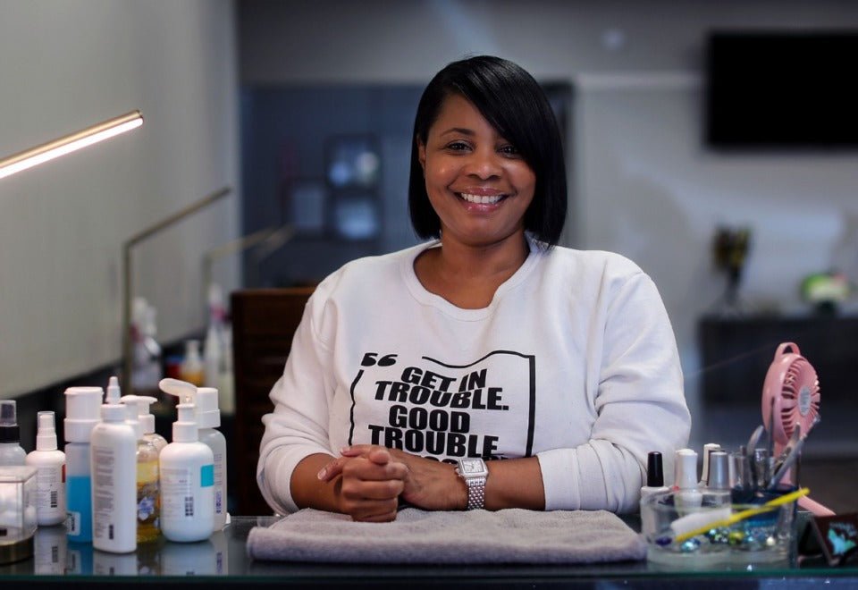 Ex-Felon Turned Nail Salon Owner, trains Ex-Offenders - Pottle
