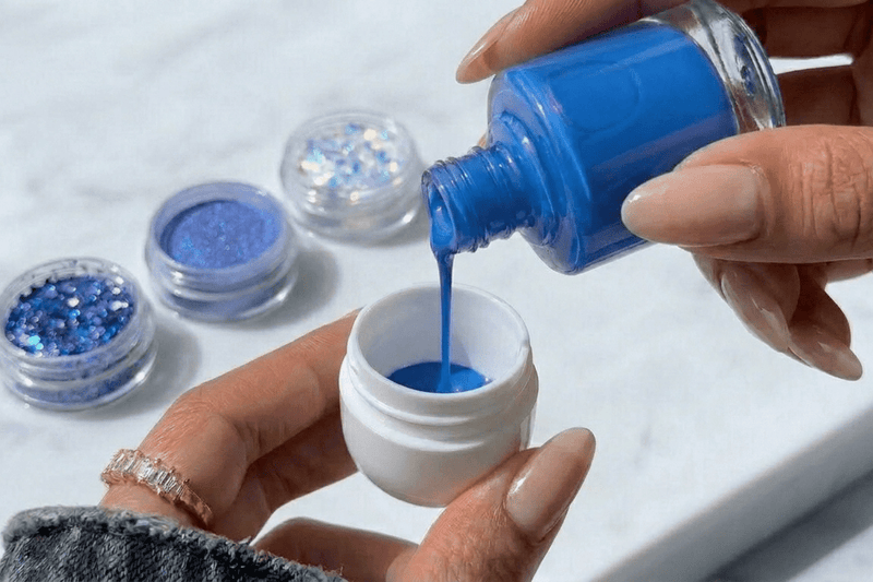 How to Mix Loose Glitter with Gel Top Coat - Pottle